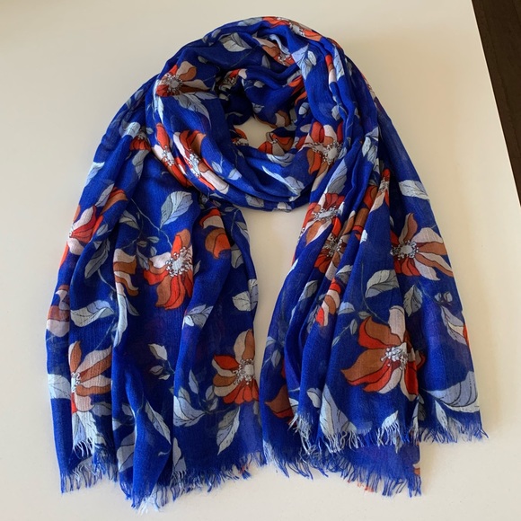 Ann Taylor Soft Layering Modal & Silk Scarf - Perfect for all seasons! - Picture 2 of 5